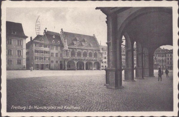 Freiburg, Münsterplatz mit Kaufhaus Vorderseite