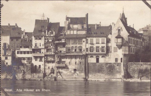 Basel, alte Häuser am Rhein