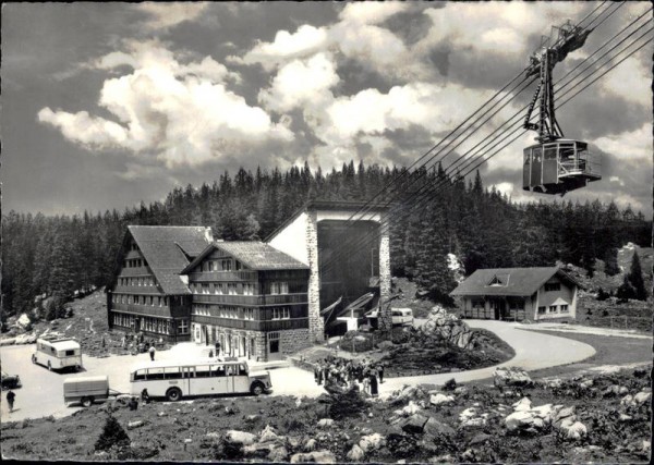 Restaurant und Talstation der Säntis-Schwebebahn auf der Schwägalp Vorderseite