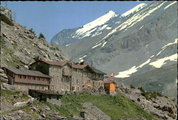 Berghotel Schwarzenbach am Gemmipass Vorderseite