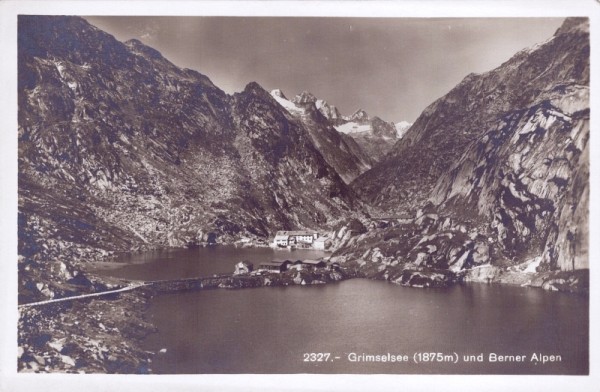 Grimselsee (1875m) und Berner Alpen