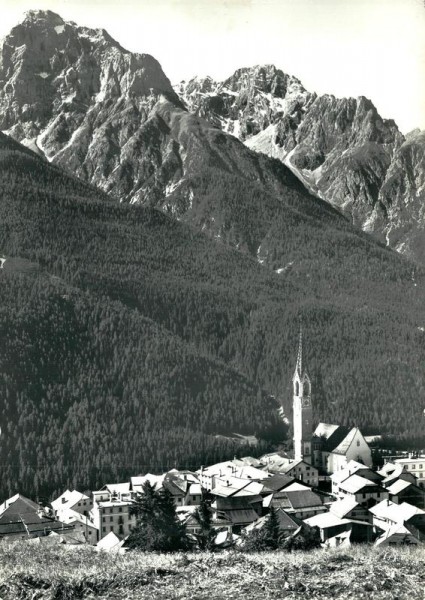 Sent, gegen Piz Lischanna und St. Jon Vorderseite