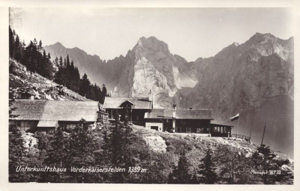 Vorderkaiserfeldenhütte (1389 m)