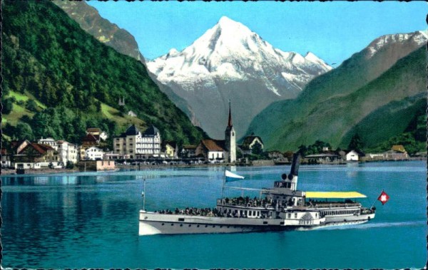 Flüelen mit Schiff Schwyz Vorderseite