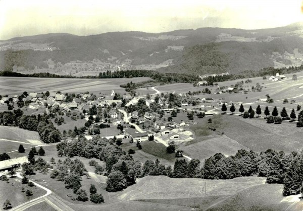 Wildberg mit Blick ins Tösstal Vorderseite