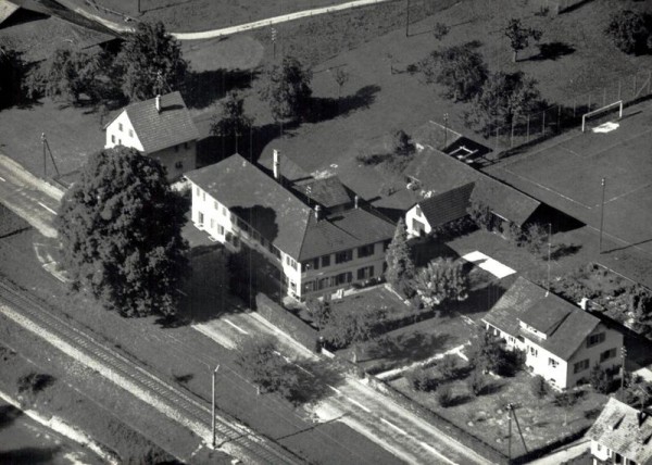 Gasthaus Löwen, Rikon im Tösstal ZH - Flugaufnahmen Vorderseite