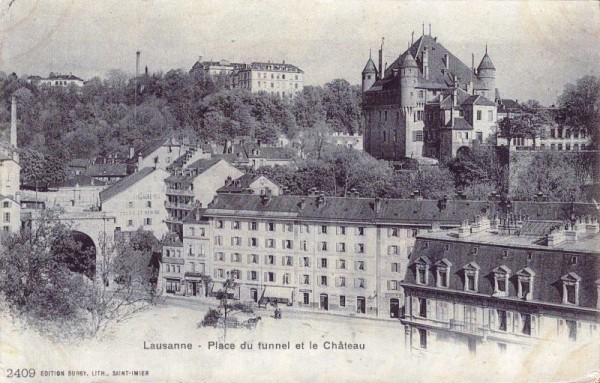 Lausanne - Place du tunnel et le Château