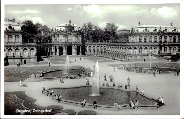 Dresden - Zwingerhof Vorderseite