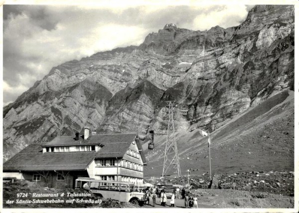 Restaurant & Talstation der Säntis Schwebebahn auf Schwägalp Vorderseite