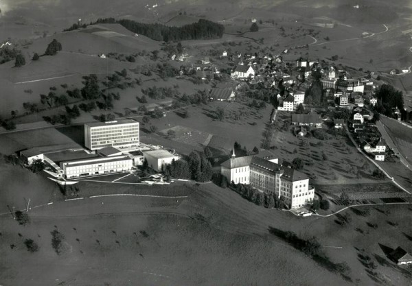 Menzingen, Fliegeraufnahme Vorderseite