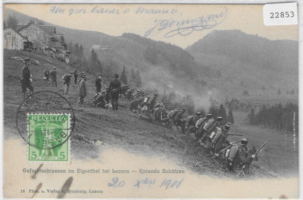 Gefechtschiessen im Eigenthal bei Luzern - Kniende Schützen - Armee Suisse