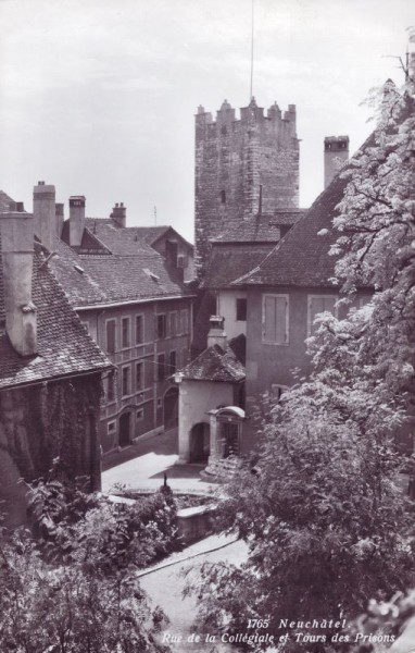 Neuchâtel. Rue de la Collégiale et Tours des Prisons