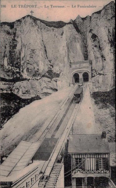 Le Tréport, la terrasse, le funiculaire Vorderseite