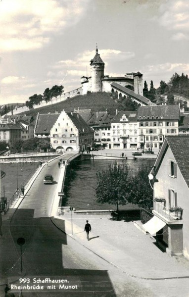 Schaffhausen, Rheinbrücke mit Munot Vorderseite