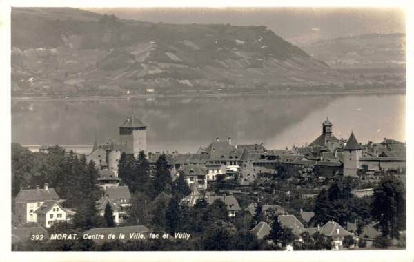 Morat, Murten. Centre de la Ville, lac et Vully Vorderseite