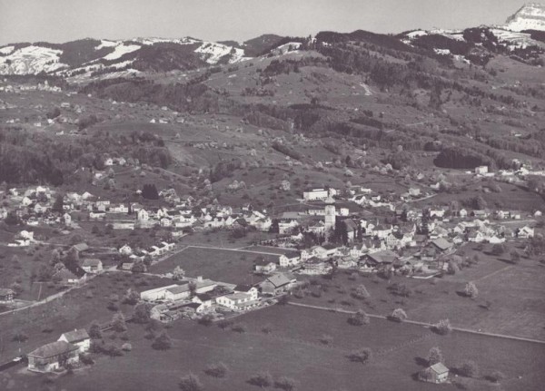 Kaltbrunn SG  -  Flugaufnahmen Vorderseite