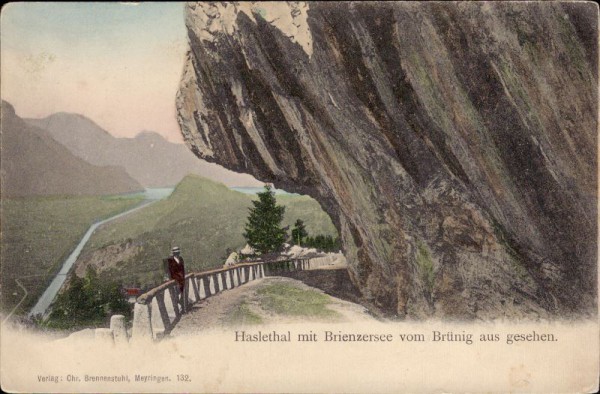 Haslethal mit Brienzersee vom Brünig aus gesehen