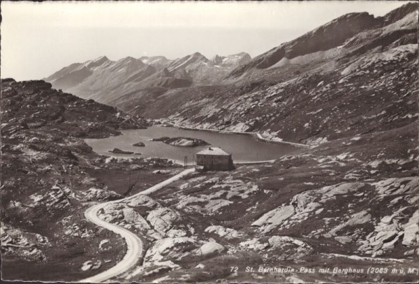 St. Bernardino - Pass mit Berghaus