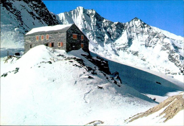 Britanniahütte (3030 m) Vorderseite