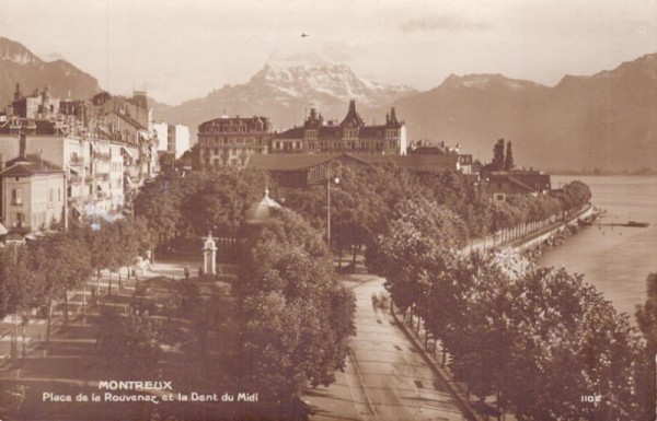 Montreux - Place de la Rouvenaz et la Dent du Midi