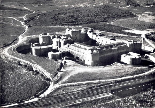 Salses-le-Château Vorderseite