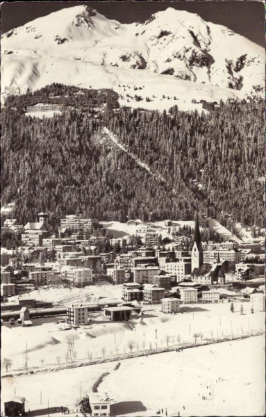 Davos-Platz (1560 m) mit Schatzalp und Schiahorn