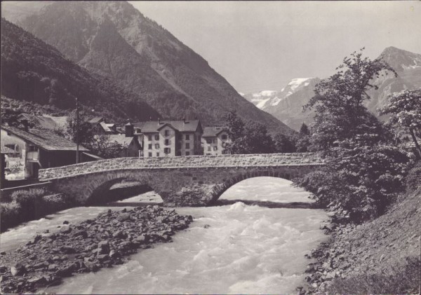 Rüti GL, Dorfbrücke mit Tödi