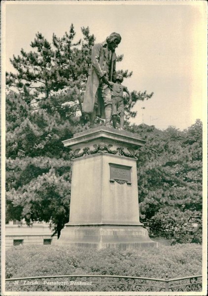 Pestalozzi Denkmal (Zürich) Vorderseite
