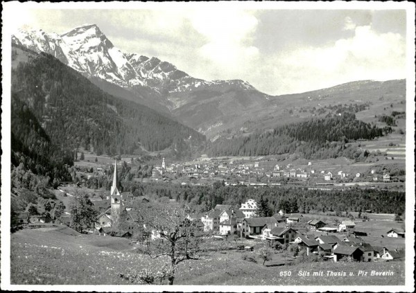 Sils mit Thusis und Piz Beverin (2997 m) Vorderseite