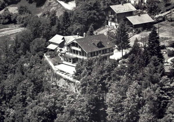 Pension Tea-Room Felsegg, Goldswil bei Interlaken BE - Flugaufnahmen Vorderseite