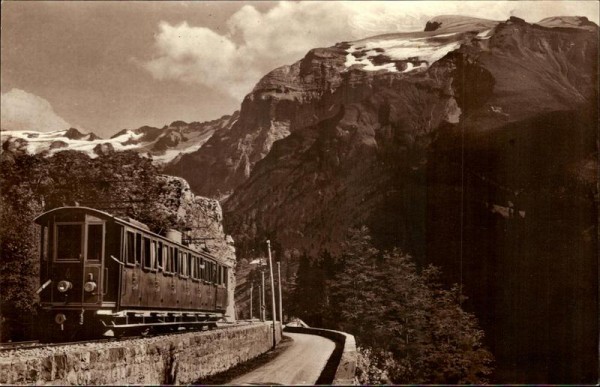 Engelbergbahn mit titlis Vorderseite