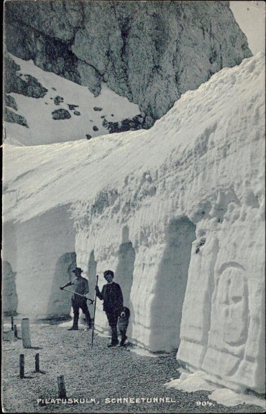 Pilatuskulm - Schneetunnel Vorderseite