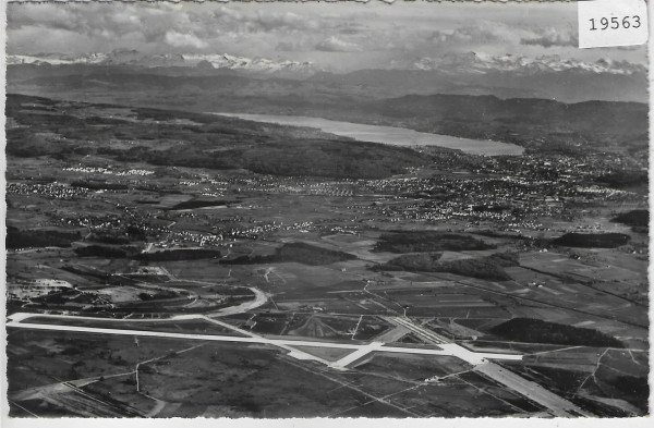 Flugaufnahme Zürich-Kloten - Blick gegen Zürich