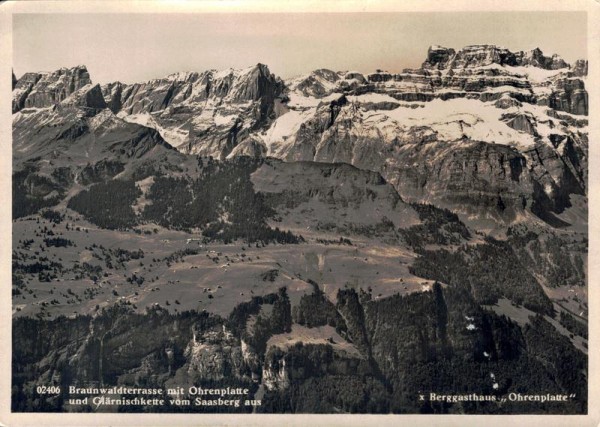 Braunwaldterrasse mit Ohrenplatte und Glärnischkette vom Saasberg aus Vorderseite