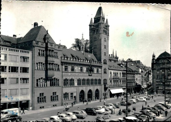 Basel, Marktplatz mit Rathaus Vorderseite
