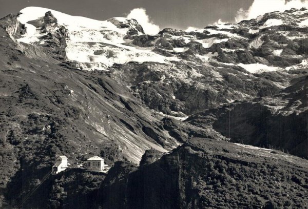 Hotel Trübsee mit Titlis Vorderseite