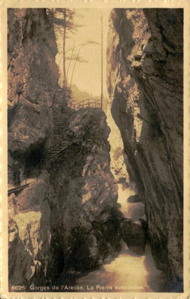 Gorges de l'Areuse, La Pierre suspendue Vorderseite