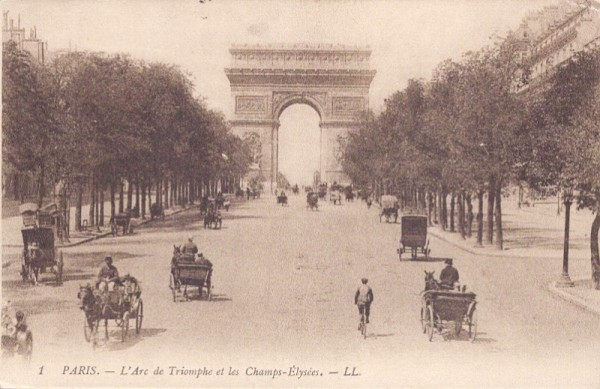 Paris Arc de Triomphe et les Champs-Élysées