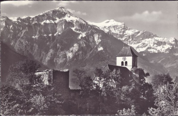 Kirche Ringgenberg mit Sulegg und Schwalmern