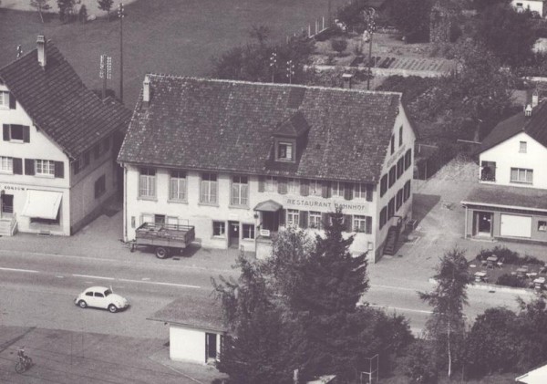 Rest. Bahnhof Rikon, Tösstal ZH  -  Flugaufnahmen Vorderseite