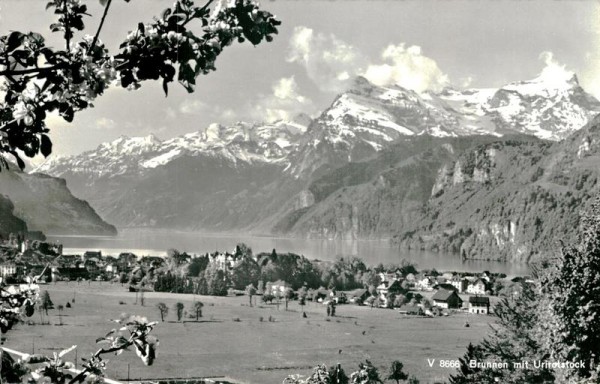 Brunnen mit Urirotstock Vorderseite