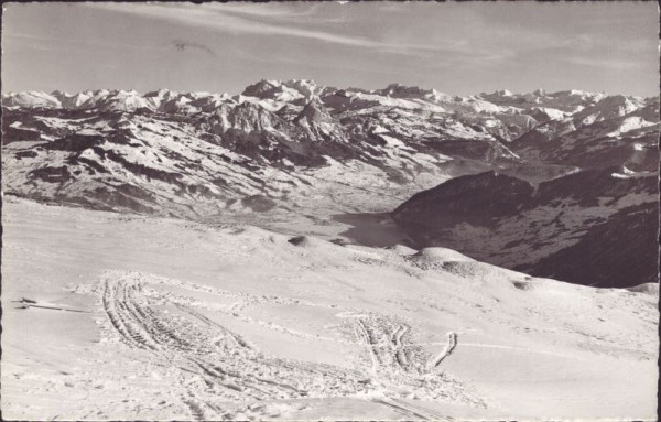 Blick vom Rigi-Kulm (1800m) auf Lauerzersee, Schwyzer- und Glarneralpen