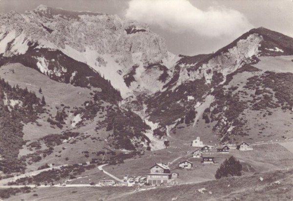 Malbun im Fürstentum Liechtenstein (ca. 1650 m ü.M) mit Ochsenkopf (2288) und Gamsgrat (2200)