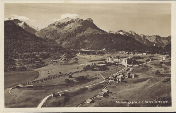 Maloja gegen die Bergllerberge Vorderseite