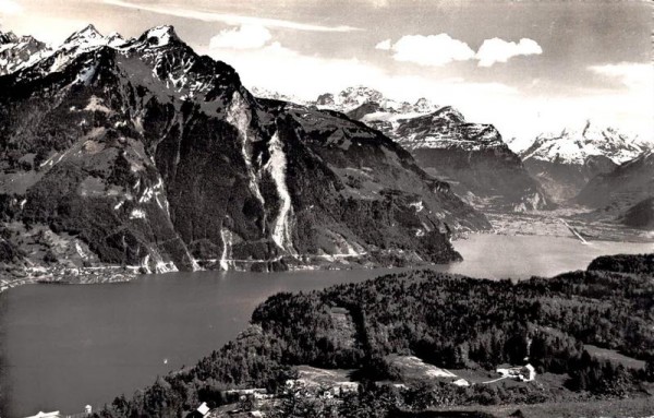Seelisberg. Blick auf Urnersee und die Alpen Vorderseite