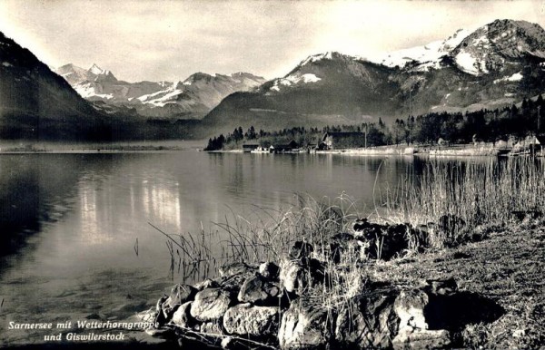 Sarnersee mit Wetterhorngruppe und Giswilerstock Vorderseite