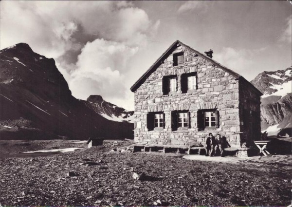 Muttseehütte Vorderseite