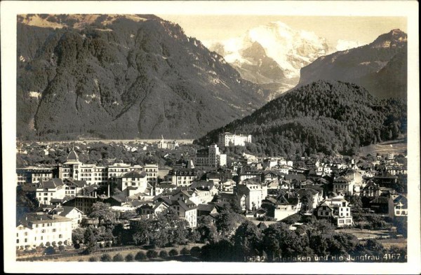 Interlaken und die Jungfrau (4167 m) Vorderseite