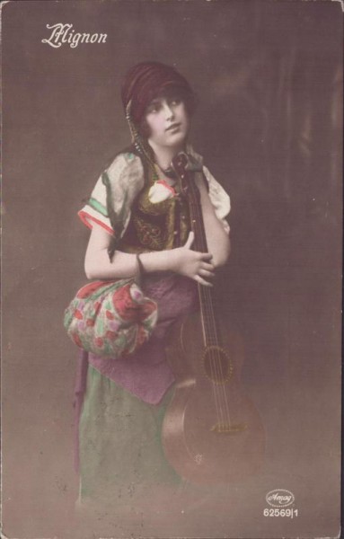 Frau mit Gitarre Vorderseite
