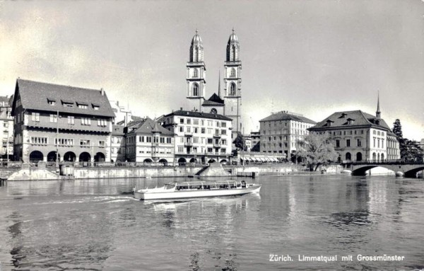 Zürich. Limmatquai mit Grossmünster Vorderseite